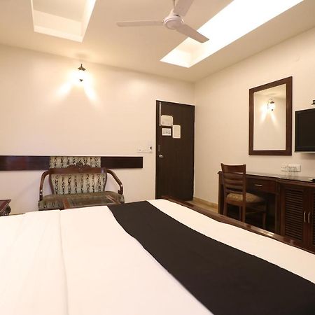 Hotel Clark Heights New Delhi Ngoại thất bức ảnh