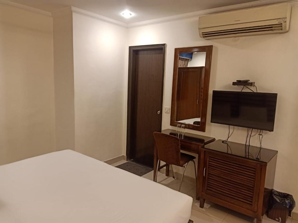 Hotel Clark Heights New Delhi Ngoại thất bức ảnh