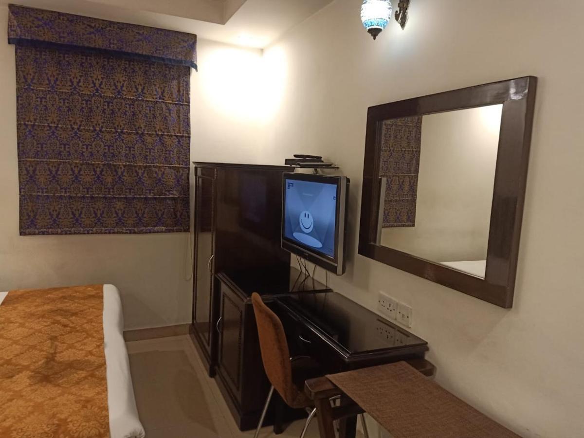 Hotel Clark Heights New Delhi Ngoại thất bức ảnh