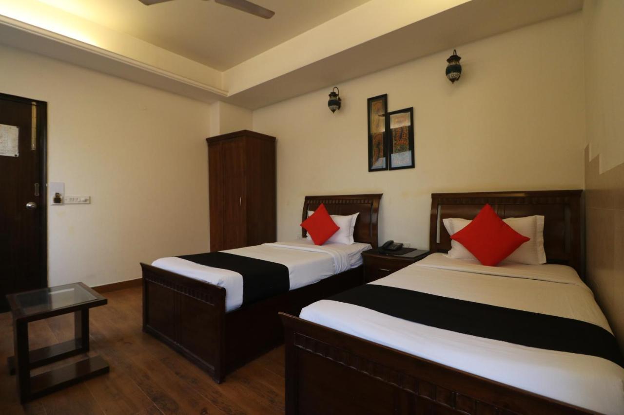 Hotel Clark Heights New Delhi Ngoại thất bức ảnh