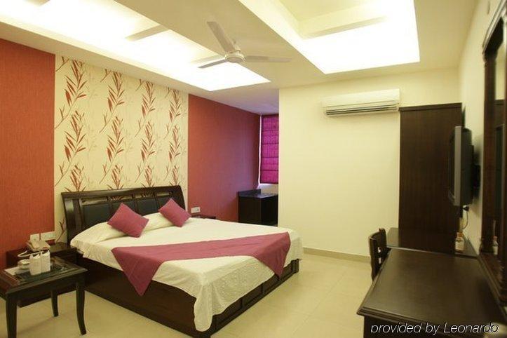 Hotel Clark Heights New Delhi Phòng bức ảnh