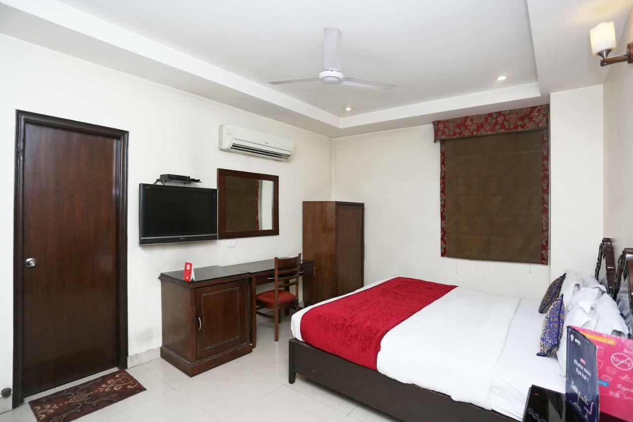 Hotel Clark Heights New Delhi Ngoại thất bức ảnh